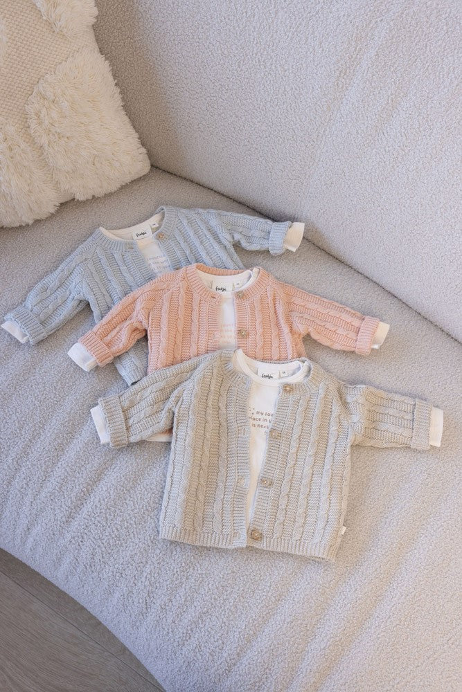 Feetje gebreid vestje