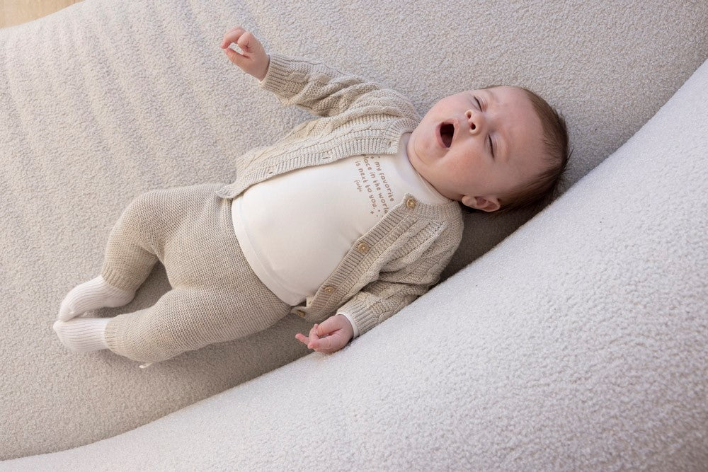 Feetje gebreid vestje